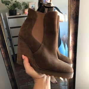 ✨NWOT Micheal Kors Boots 7.5✨